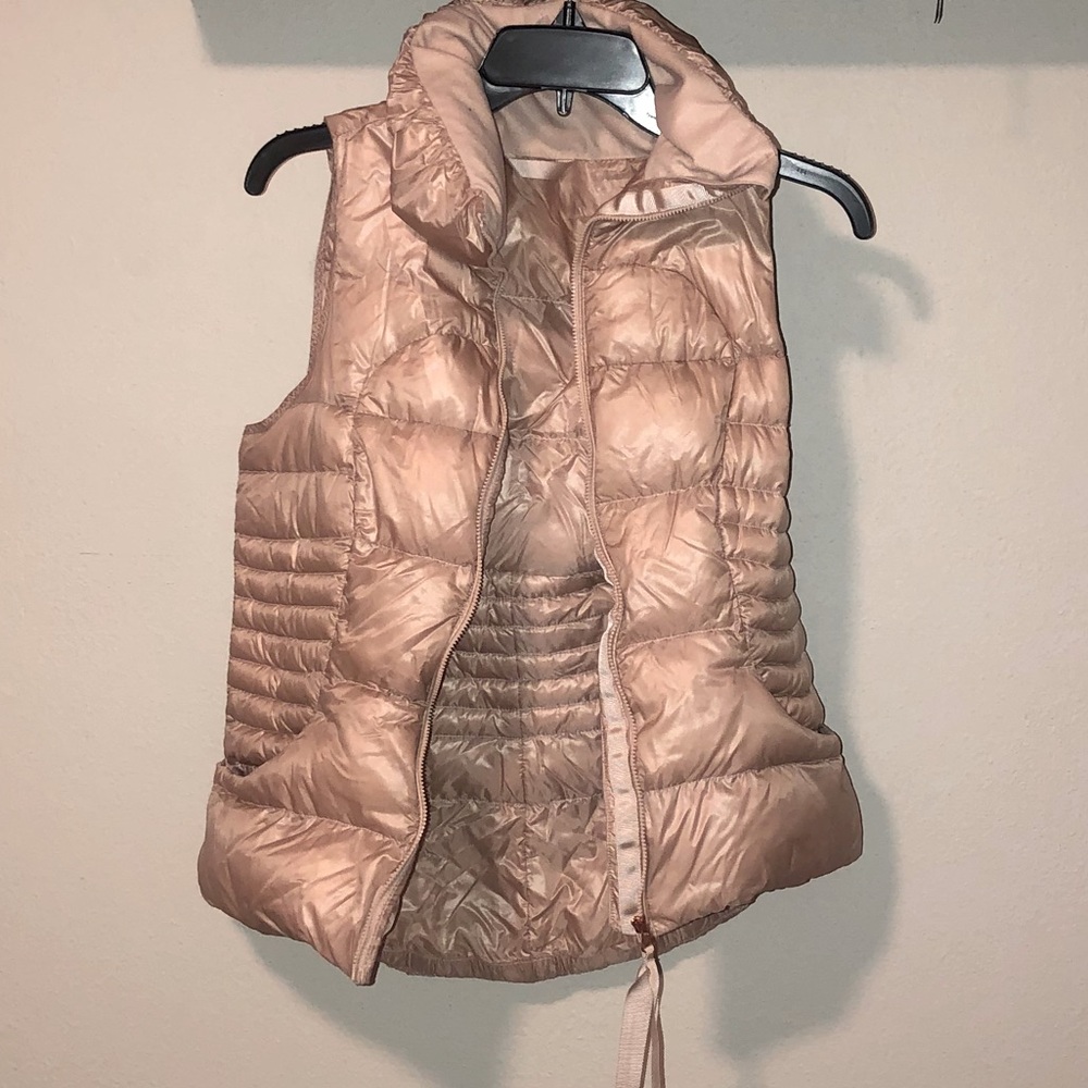 Lulu lemon light pink vest - Size 4